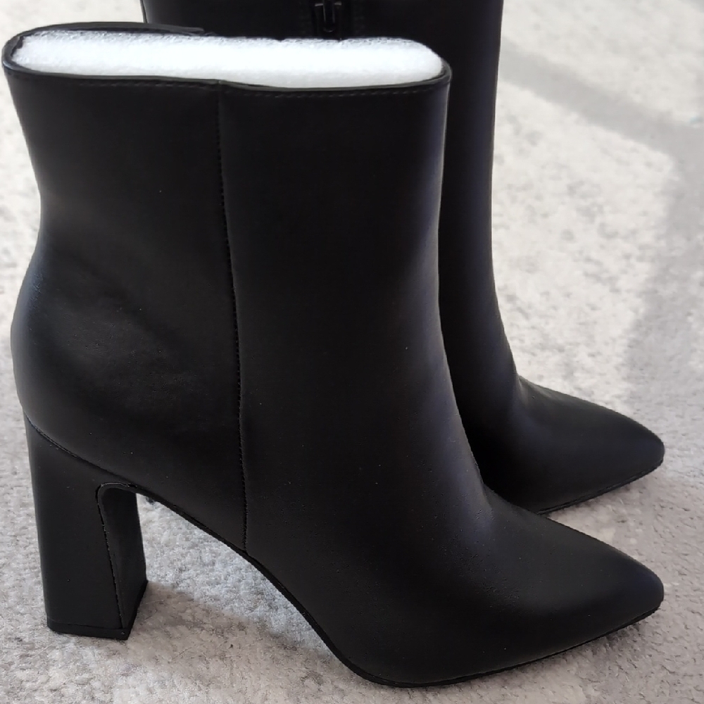 Brand New In Box Madden Girl Bonnie Ankle Booties with Block Heel - 8 - Picture 3 of 9